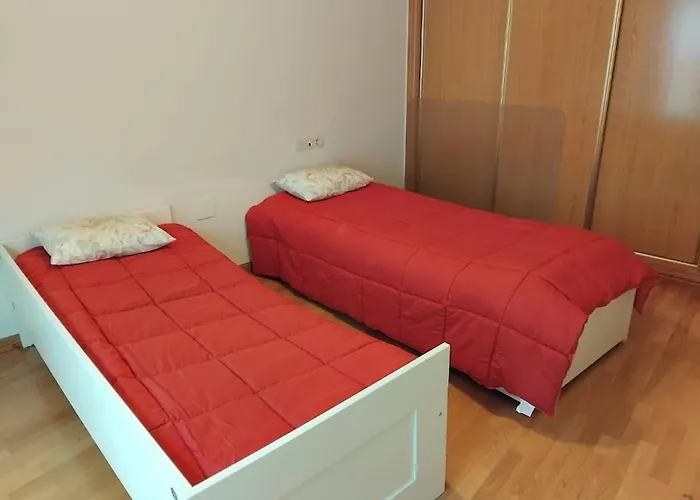 아파트 4 Personas Con Garaje